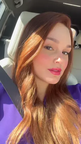 Maquiar no carro é sempre um desafio! E quando é assim, sempre faço essa make mais básica, que sempre dá certo 🙌🏻😍Produtos usados:Sérum Facial antimarcas Uniform&Matte - GarnierProtetor hidratante facial Uniform&Matte - GarnierCorretivo Forever Skin Correct - DiorPó para área dos olhos Eye Powder - Bruna MalheirosMáscara de cílios incolor - Max LoveMáscara de cílios Monsieur Big - Lancôme Blush Melon Pop cor Rosy Pop - RK by KissBalm L’absolu Mademoiselle cor Blush Me Up - Lancôme