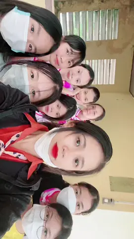 Ủa rồi nói thương tui yêu tui mà núp hết vậy 🥺 1 chiếc hs rất cồng kềnh nhá  #xuhuong #trending #VaCaiKet #reply1994