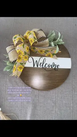 @Elysha I told you I would share after I made these and forgot all about it. I made these for my mother in law for Mother’s Day. She is so hard to buy for and she loves stuff like this #crafting #doorsigns #woodcraftsigns #iamdaniellec