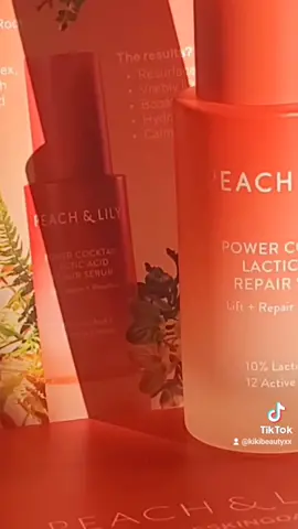 🍑 @peachandlilyofficial Power Cocktail Lactic Acid Repair Serum Unboxing 🍑.+ Formulated w/ 10% Lactic Acid + 12 active extracts to visbly firm, smooth, even tone & boost the skin's radiance! This serum also contains ceramides & a hyaluronic acid complex to deeply hydrate & support the skin's natural barrier. + I haven't tried this serum yet on my skin but I love the lightweight consistency, it also leaves behind a beautiful glow! #glassskin #peachandlily #antiaging #glowyskin #ulta