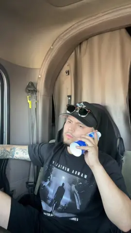 Every truck driver has gone through this.. at least once 😂💀#foryoupage #viral #trending #waitforit #bigrig #18wheeler #trucker #truckerlife #share #foryou