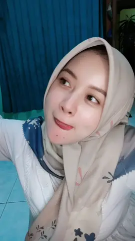 #fypシ #fyp #GoyangGemasMochiBaby efek abis liat kkn desapenari kayaknya overdosis😁