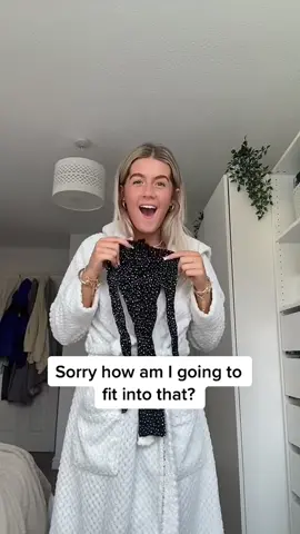 👀👀👀👀 @lucy #dress #onlineshopping #what #fashiontok #onlineshoppingfail