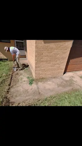 I transformed this walkway #sbmowing #overgrownyard #edging #asmr #satisfying