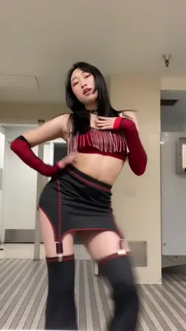 not me dancing in a public bathroom👹