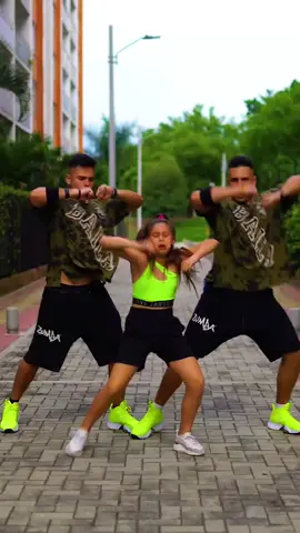Comenta de que Pais nos ves 🌎🔥 w/@camidanceworld 🚨 #maluma #mamatetemachallenge #twins #fyp #parati #challenge #trend #tiktok #baile #like #newtrend