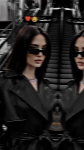 انا متمكنة♥️🎶#حالات_واتس #لايك_اذا_حبيتو_الفيديو🖤 #من_تصميمي #fypシ #foryoupage #حركة_الاكسبلور #لايك #عشق #الفراق_اصعب_حاجه_ع_الانسان💔