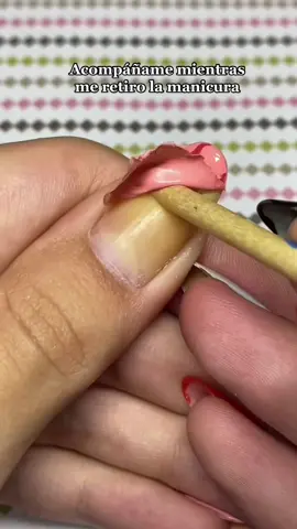 ¿Usas esmalte semipermanente o tradicional? #asmr #asmrnail #peeloff #peeloffnails #manicura #uñasdetiktok #nailstok