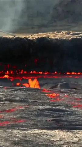 Lava Crater Hawaii #vulcaniceruptions #hawaiian #ryusavage