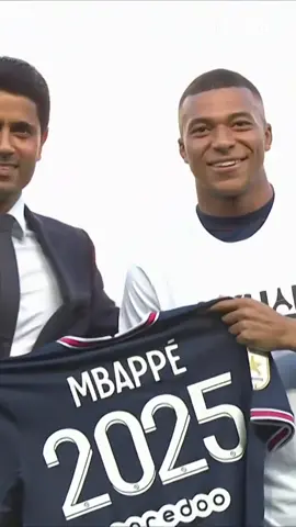 The moment Kylian Mbappé's new PSG contract was announced to a delighted Parc des Princes crowd 🤩 #mbappe #psg #btsport