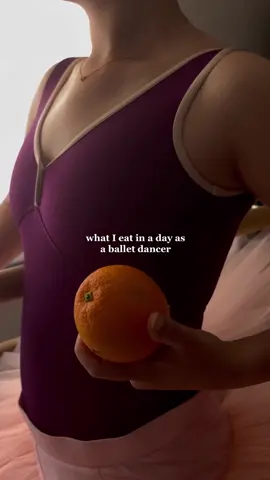 🍊🥙🍉 for inspiration not comparison #ballet #balletdancer #whatieatianday #wieiadhealthy #ballerinacooking #ballerina #plantbasedrecipes #vegancooking #easyveganrecipes #lunchrecipes #dancer