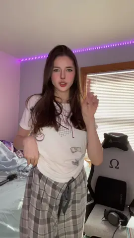 Super not good at this dance #kpop #callmebaby