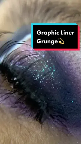 A look using @saintsangelssinners the Angel 2 palette 🎨 #makeuptutorial #duochromepigments #FrunktheBeat #funmakeup #makeupvideo #graphicliner