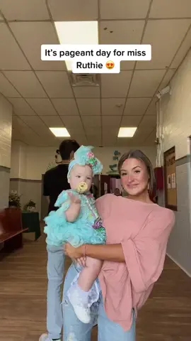 so proud of my girl for doing her thang & rocking the stage 💙 #babypageant