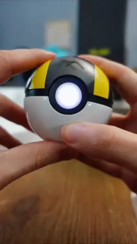 Ultra Ball #pokemon #pokeball #ultraball #unboxing #unboxingtoys