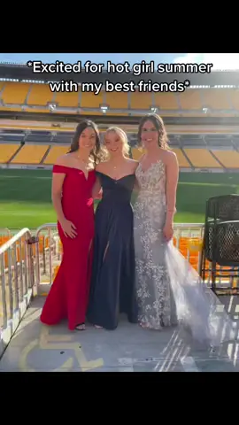 All jokes still love you guys🥰  @kelsey.molitoris12 @Lauren @Sal.DeFillip  #hotgirlsummer #Summer #bff