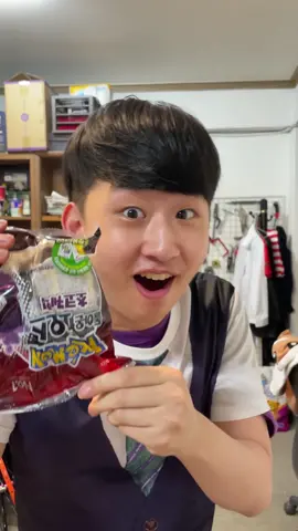 아들아 겉모습에 속지 말아라 #포켓몬빵 #띠부띠부씰 #아빠 #아들 #가족 #부자지간 #추천 #fyp #과자 #빵 #pokemon #포켓몬빵스티커 #조언