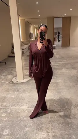 @Kim Kardashian wears the Sleep Set, available as part of the #SKIMS Bi-Annual Sale happening now for a limited time. 🖤