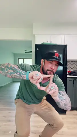 Just trying to be seen in these dance trends since Mr. Magic @kingery is back on the scene 😂 #fyp #trend #bluecollar #viral #anyangle #pushitpushit #vibes