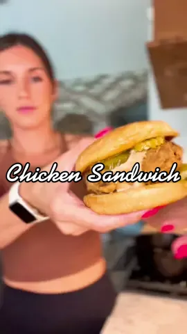 Fried chicken sandwich! #chickensandwich #spicychickensandwich #chickenrecipe #friedchicken #southernfriedchicken #foodtiktok