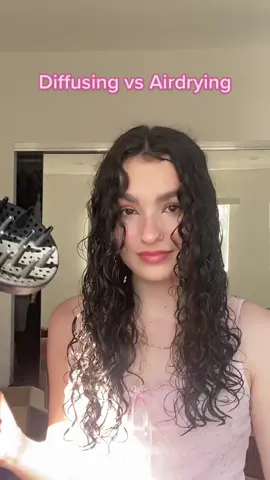 I love both methods, it just depends on my mood! #curlyhair #curly #diffuser #airdry