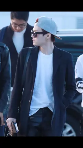 my fav airport outfit of Yoongi. black n white always but the last pic hits diff. #suga #yoongi #minyoongi #agustd #bts #btsarmy #fyp #fypp