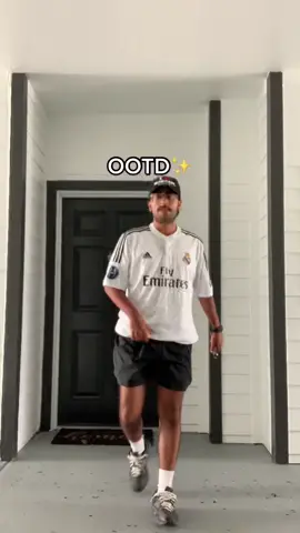 Running errands in the James Rodriguez jersey>>>> #OOTD #fitcheck #blokecore #bloke #gorpcore #gorp #jamesrodriguez #realmadrid #newbalance #fashion #fashiontok #fashiontiktok #outfit  #archivefashion #archive #fittyfit #fittyfits #getreadywithme #outfitoftheday #fitoftheday #fashioninfluncer #fashioninfluncers #jaydentorres