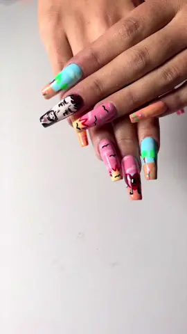 enamorada de esta obra de arte echa por @paznailartx siganla <33 y etiqueten a @badbunny xfavorrr🐰😫💗                                                                          .                                                                   #viral #uñas #badbunnypr #unveranosinti