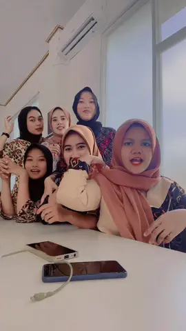 Yg depan paling kalem 🥰 #berandatiktok #bestie #work #fyp