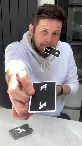 This Looks Impossible! 😳 #magic #tutorial #magictrick #magician #foryoupage