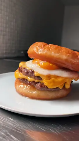 Making you h**ny and making you smile are my two favourite things #saucybuns #donutburger #ifsheisntwetthenyouaredoingsomethingwrong #burger #fyp