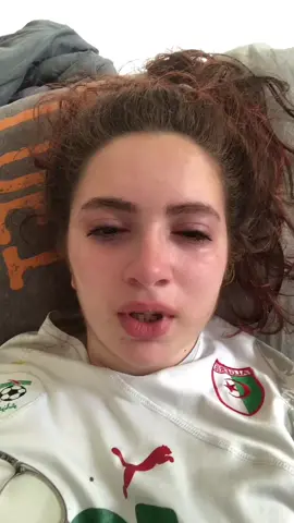 #collage avec @chunky_cooker y’a rien qui va entre mon haut déchirée et ma dégaine 💀