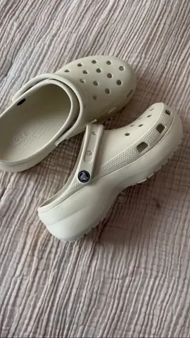 cream platform crocs ❤️‍🔥❤️‍🔥 #summershoes #crocs #platformshoes