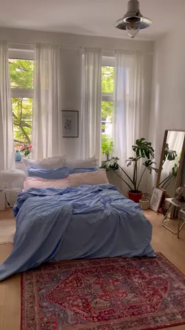 Little transition makeover of my bedroom. #transition #transitions #makeover #beforeafter #tiktokhomedecor #housetour #RoomTour #interior #interiordesign #bedroom #decor #einrichtung #homedecor #interiordecor #tiktokhome #bedroomdesign #bedroommakeover #bedroomdecor #bedroomideas #schlafzimmer