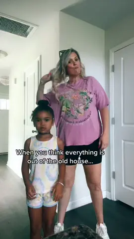 My stress level will go down once tuesday comes and I turn in the keys to this dang house. #justdance #scarlettandtiania #scarlettgray @tianiahaneline