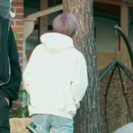 #jisung#ngomong#sama#pohon 😭😭 #fyp #sijeuni