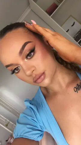 Boyfriend does my voice over 🙈 bless him I love how he thinks everything is foundation 😂 #perth #makeupartist #perthmakeupartist #makeuptutorials #boyfrienddoesmyvoiceover