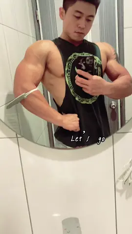鏡子小了身體就大了#健身 #生活