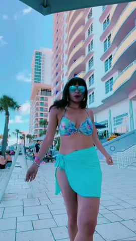 Samjhe? 😜 #vacation #vacaymode #beachvibes #pool