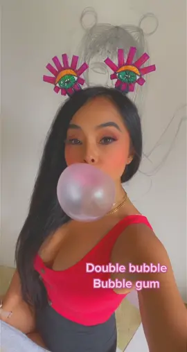 4 pieces of double bubble… bubble gum. #yowgiaoart #game #bubble #bubblegum #doublebubble #doublebubblechallenge #pop #artist #play #playlife #nothing