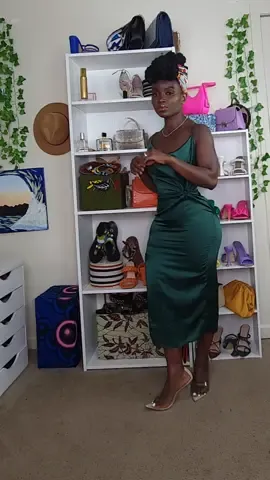 Have you or will you try this  summer fashion hack ?? Trying to  avoid going to the tailor ,I  try it on this  @prettylittlething   dress and love it! A little ruching doesn't hurt