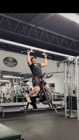 Cada dia pior 🤡😅 #academia #treino #fit #Fitness #fitnessmemes #comedia #comedian #personal #gymmemes #humormaromba #memedeacademia #marombazueiro #humor #gym #vidadepersonal #vidadepersonaltrainer #workout