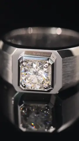 Mấy vạn Nam báo size nhẫn, size kim chủ từ 3.6 li đến 5.4 li là em cho thợ triển cho mình nhé.... Đơn giản, mạnh mẽ, sang trọng.