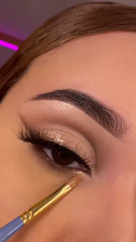 same look but in gold 😍 what do we think? #makeuptutorial #cutcrease #softglam #zybzca #viral