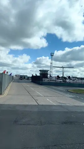 #londonlutonairport🛫 #SIA