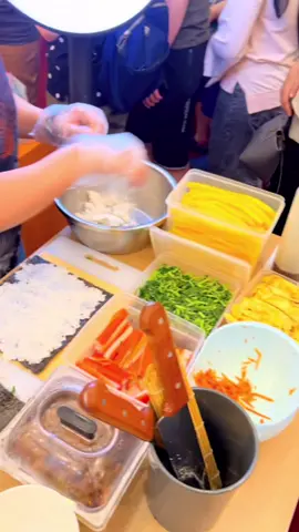 Seharian jajan di korea😱 #fyp #xyzbca #fypシ #jajan #korea #lightagency #fizzoid #BookTok #buku #booktokindonesia #rekomendasibuku #ternodadimalampertama @cerita_dari_fizzo