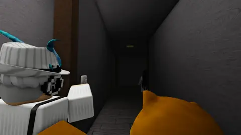 #roblox @tiwmily_ wrong house!