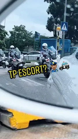 Felt like a president for a good few minutes hehe #sgtiktok #sg #spf #zxycba #zyxcba #biketok #sgbikers #motorcycle #police #policedaychallenge #zxybca #fyp #fypシ #fypage #fypdongggggggg #foryou #foryourpage