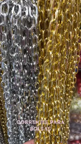 Correntes de alumínio para bolsas #correntes #correntesparabolsas #pecasparamontagem #bijuterias #montagemdebijuterias #ladeiraportogeral #montagemdebiju #marianabijoux #25demarço