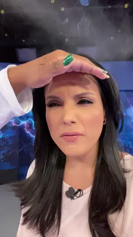 Não é só ler notícia, é ler com spray na cara 🤣 #jornalismo #tp #sbt